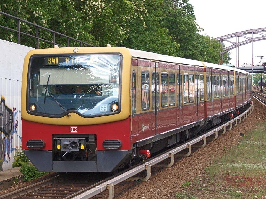 اس بان (S – Bahn) سیستم حمل و نقل ویژه مناطق حومه شهر