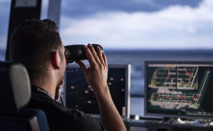 Training as an air traffic controller (2)